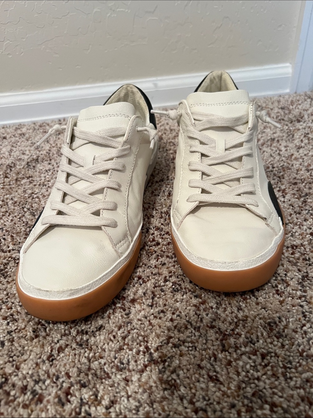 Cream Low-Top Sneakers with Gum Sole